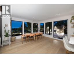 255 Sandringham Crescent, North Vancouver, BC V7N2R7 Photo 13