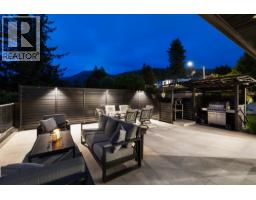 255 Sandringham Crescent, North Vancouver, BC V7N2R7 Photo 19