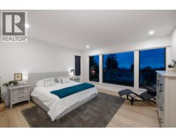 255 Sandringham Crescent, North Vancouver, BC V7N2R7 Photo 22
