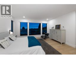 255 Sandringham Crescent, North Vancouver, BC V7N2R7 Photo 23