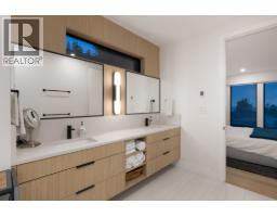 255 Sandringham Crescent, North Vancouver, BC V7N2R7 Photo 25