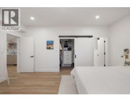 255 Sandringham Crescent, North Vancouver, BC V7N2R7 Photo 34