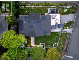 255 Sandringham Crescent, North Vancouver, BC V7N2R7 Photo 40