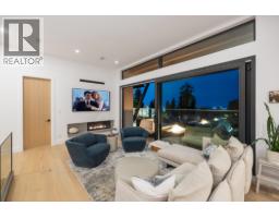 255 Sandringham Crescent, North Vancouver, BC V7N2R7 Photo 6
