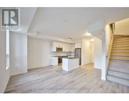 21 - 17 Lytham Green Circle, Newmarket, ON L3Y0H4 Photo 15