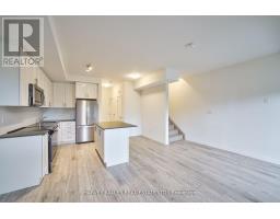 21 - 17 Lytham Green Circle, Newmarket, ON L3Y0H4 Photo 16