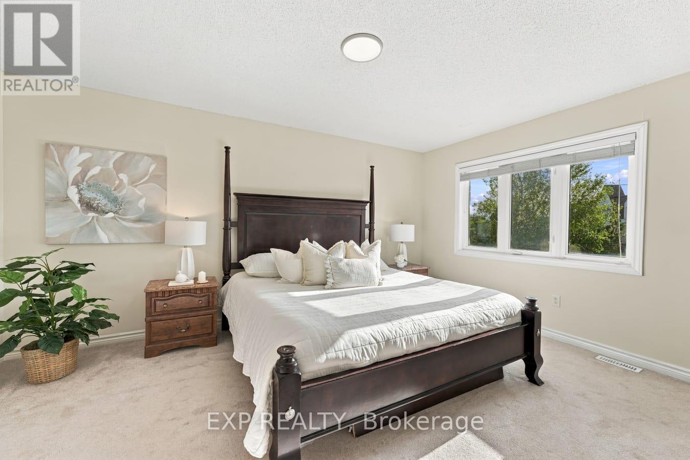 36 SALTZBURG CRESCENT - 22
