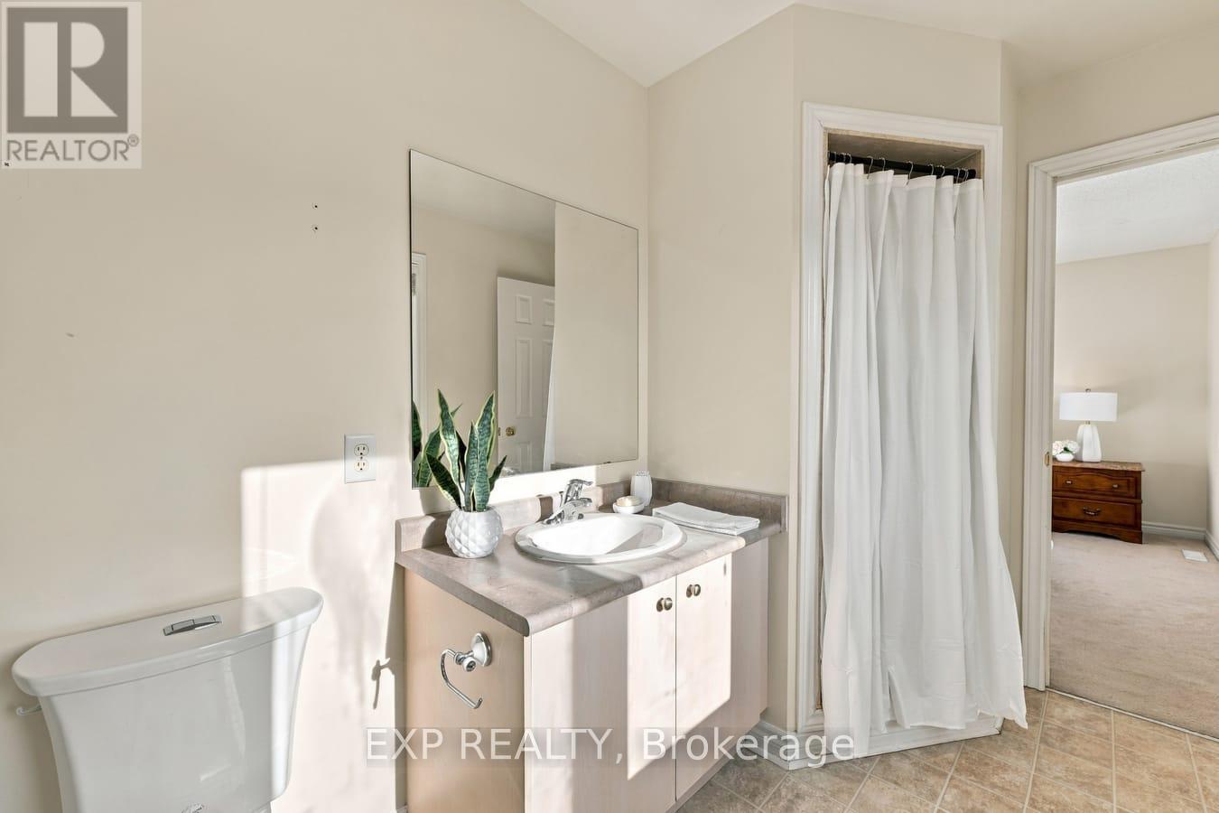 36 SALTZBURG CRESCENT - Image 25