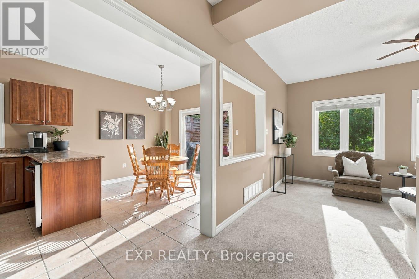 36 SALTZBURG CRESCENT - 9