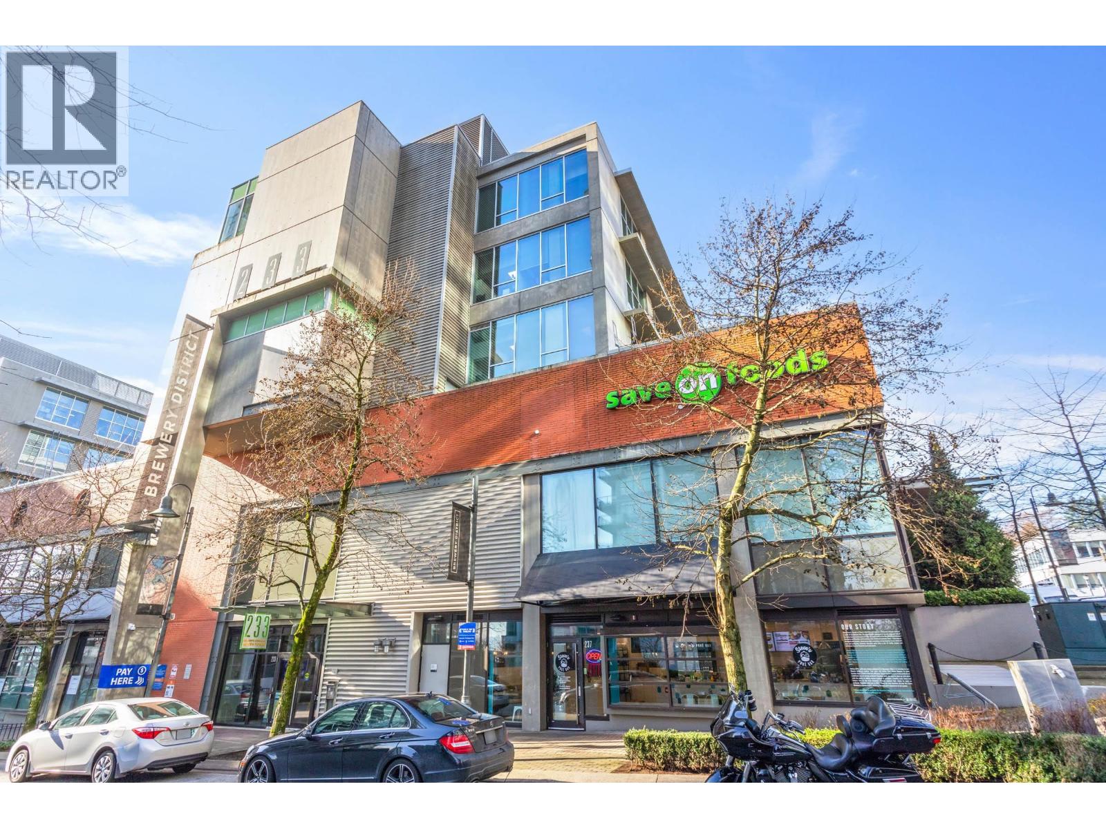 502-504 233 NELSON'S CRESCENT, New Westminster - Image 1