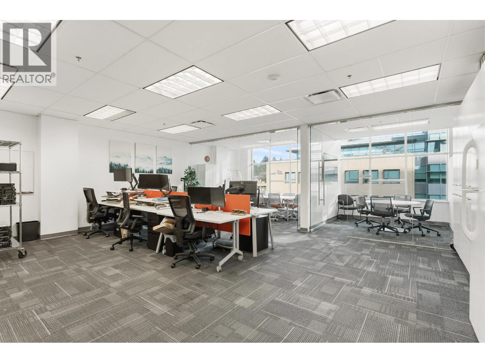 502-504 233 NELSON'S CRESCENT, New Westminster - Image 1