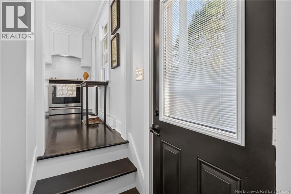 4482 Rue Principale Street - 33