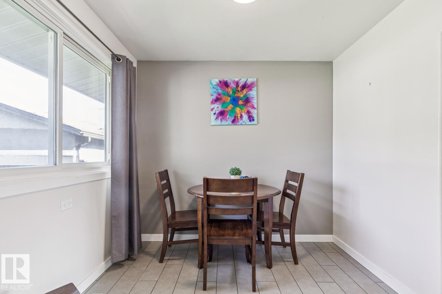 16522 104 AV NW - 13