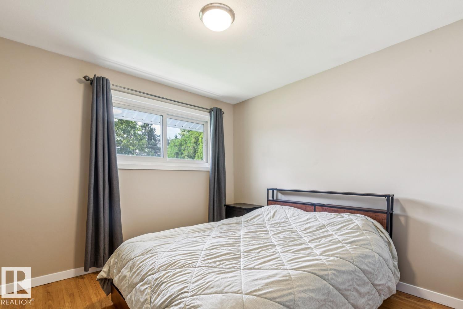 16522 104 AV NW - 14