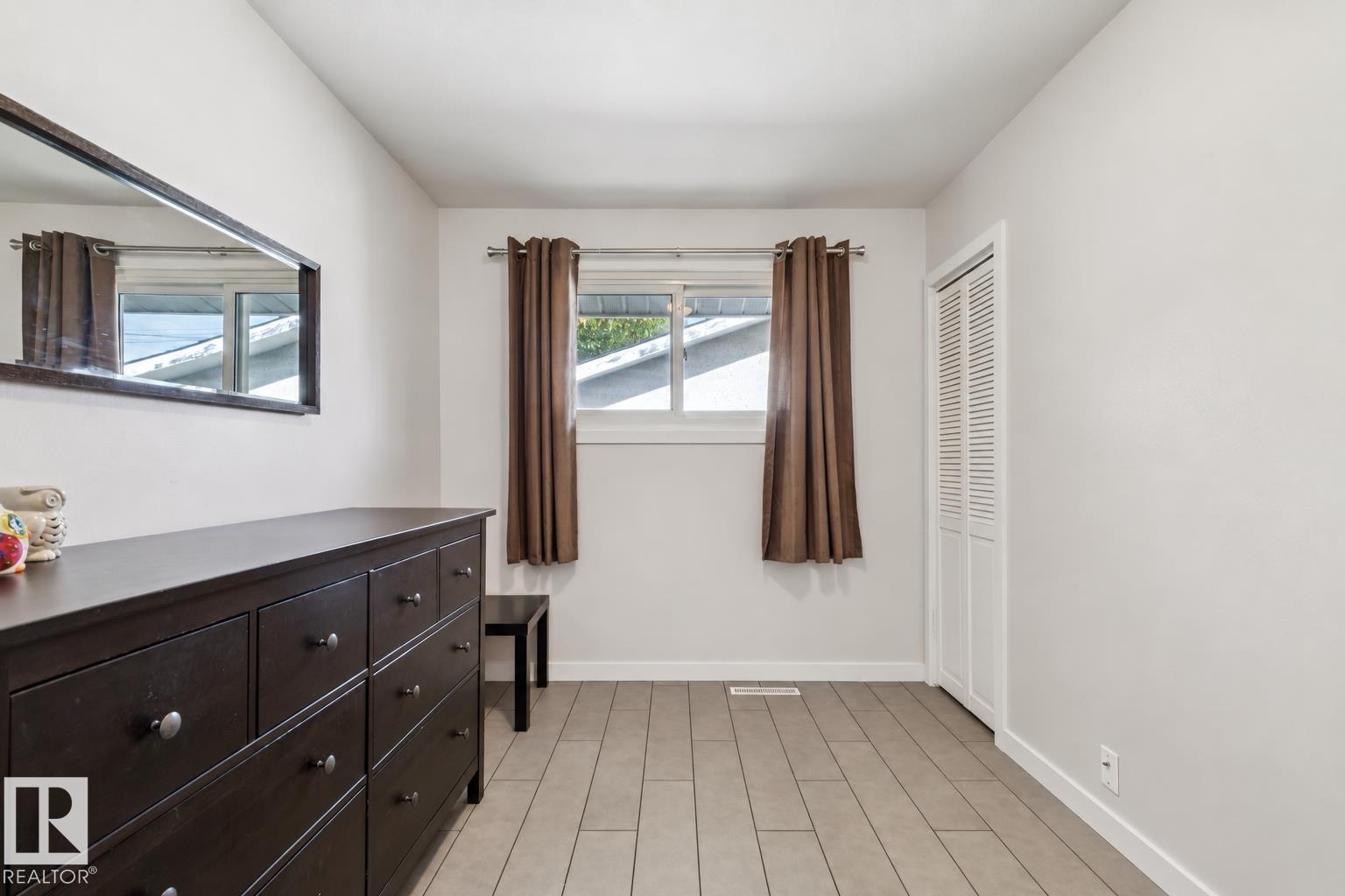 16522 104 AV NW - 17