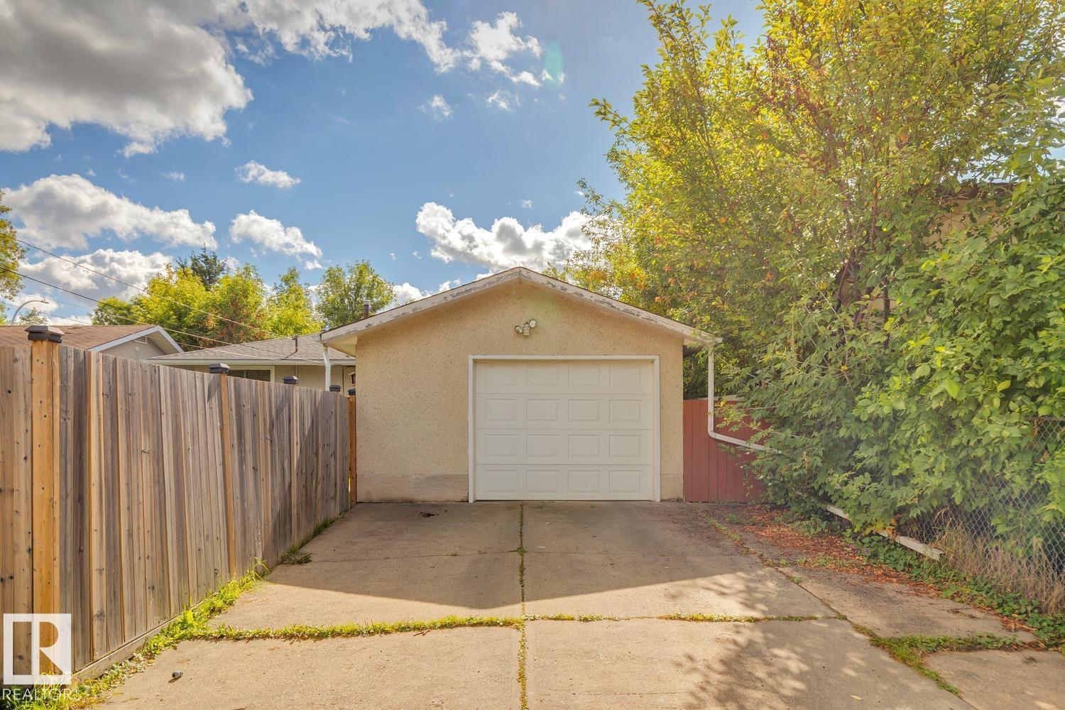 16522 104 AV NW - 30