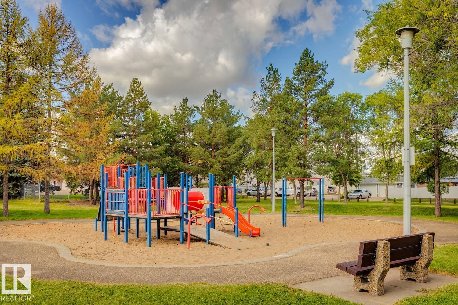16522 104 AV NW - 33