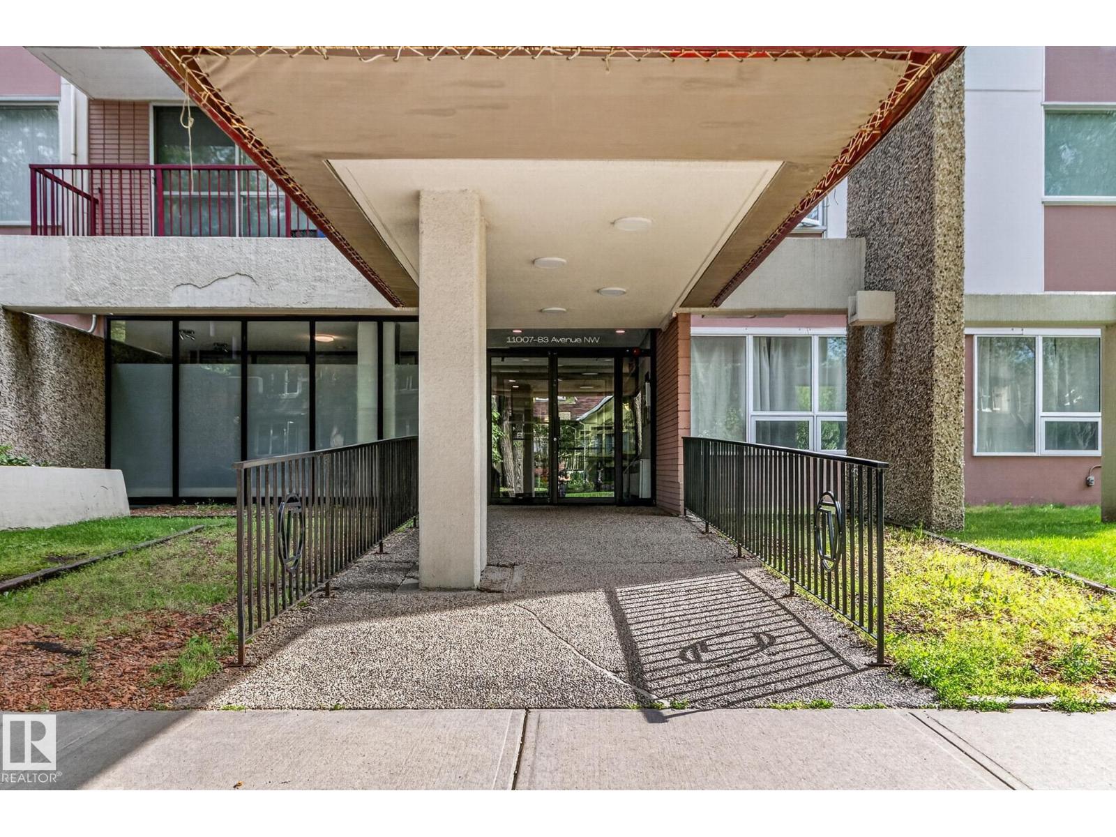 #704 11007 83 Av NW NW photo 4 — MLS® E4509179