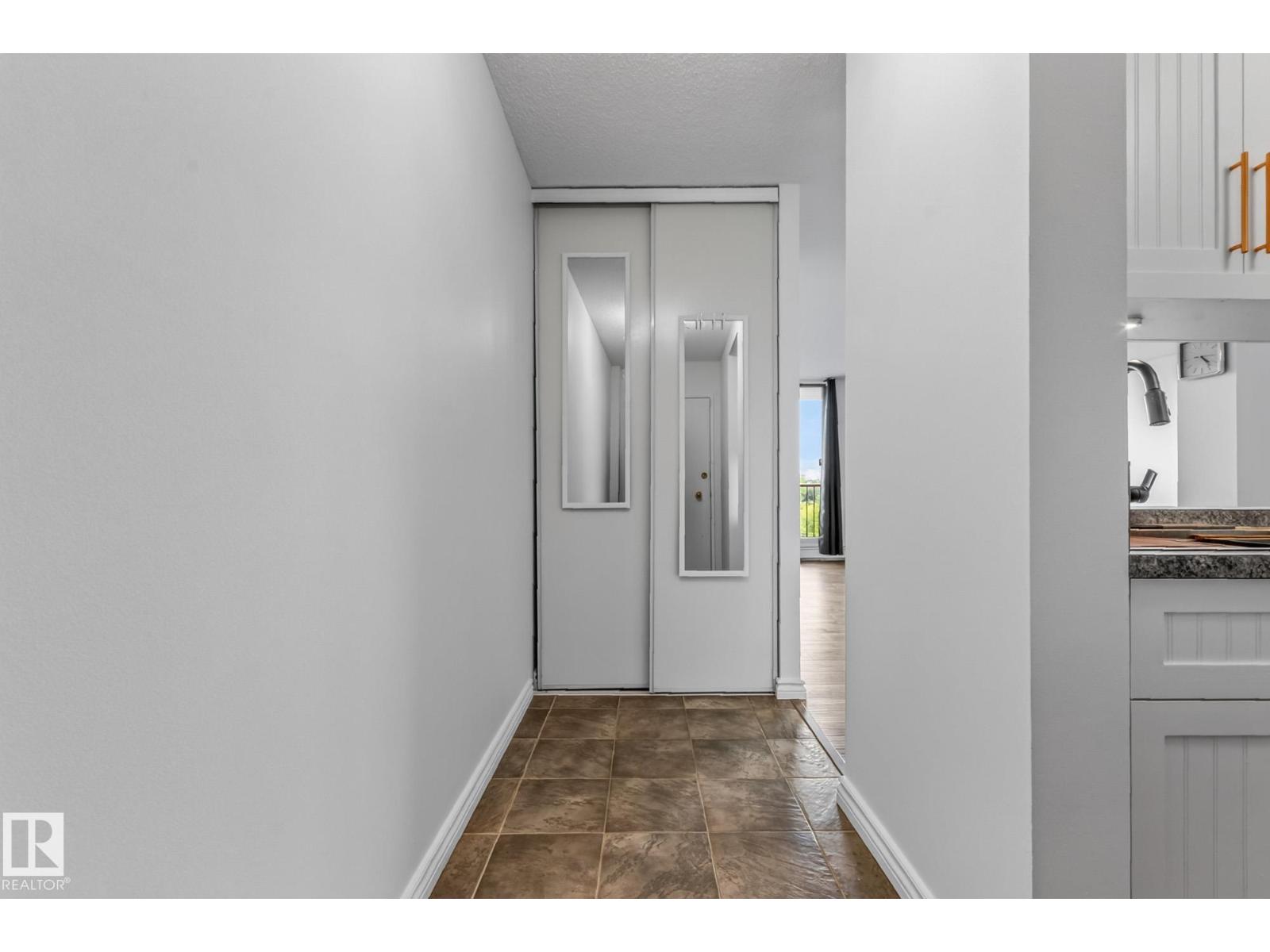 #704 11007 83 AV NW - 7