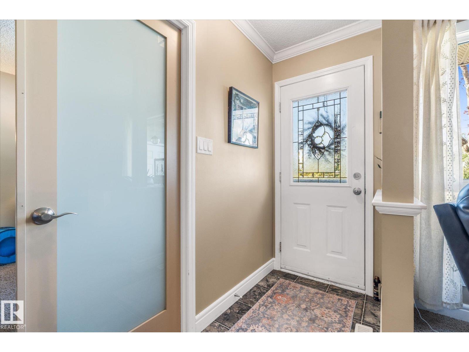 11230 18 Av NW, Skyrattler — photo 11 of 30