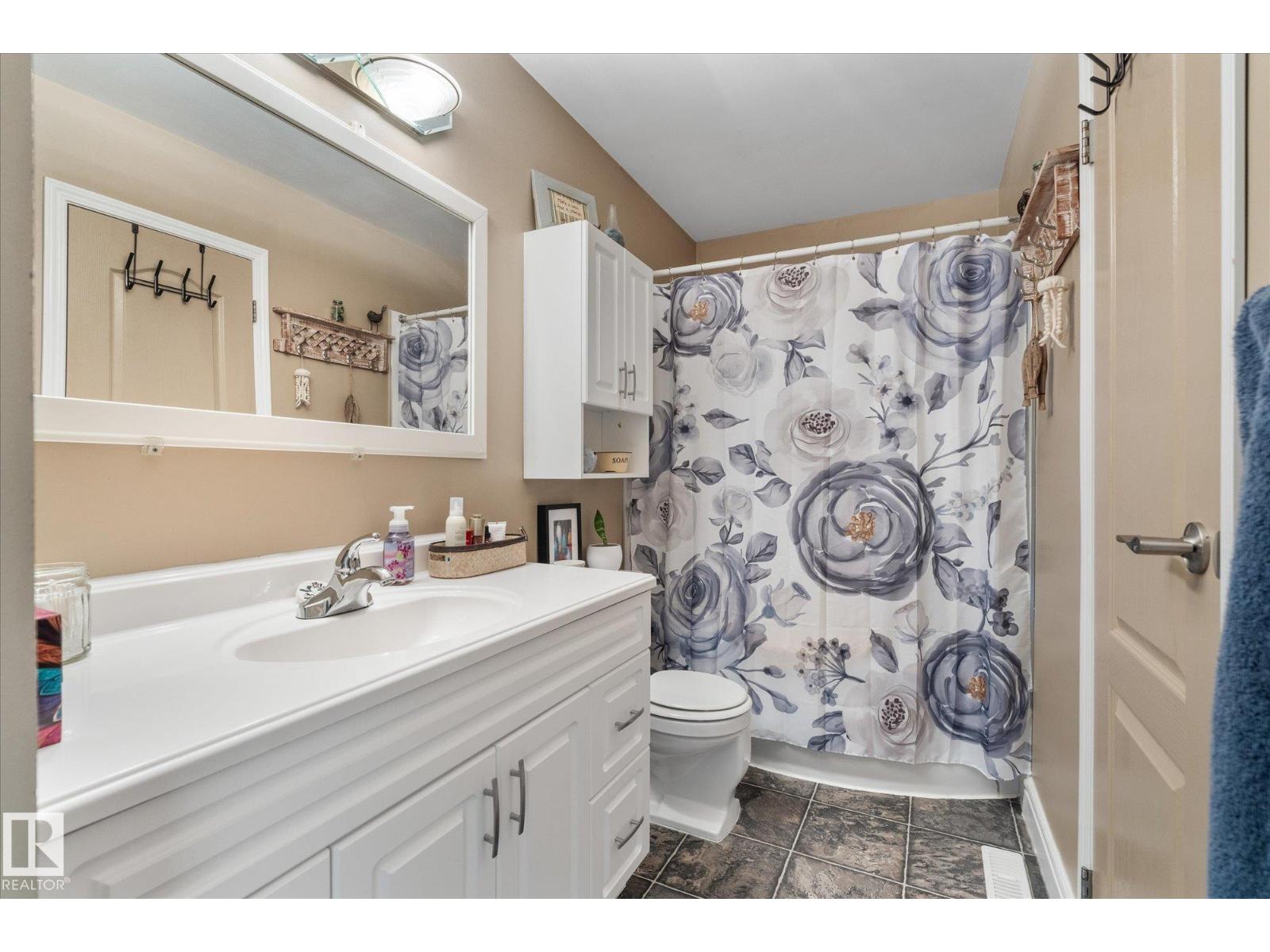 11230 18 AV NW - Image 31