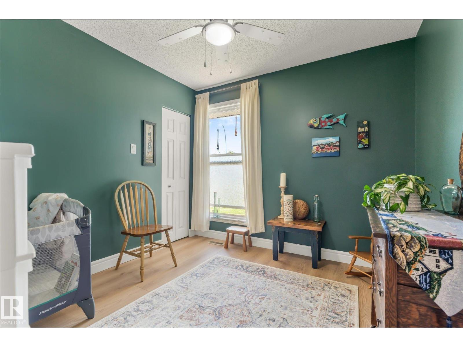 11230 18 AV NW - Image 32