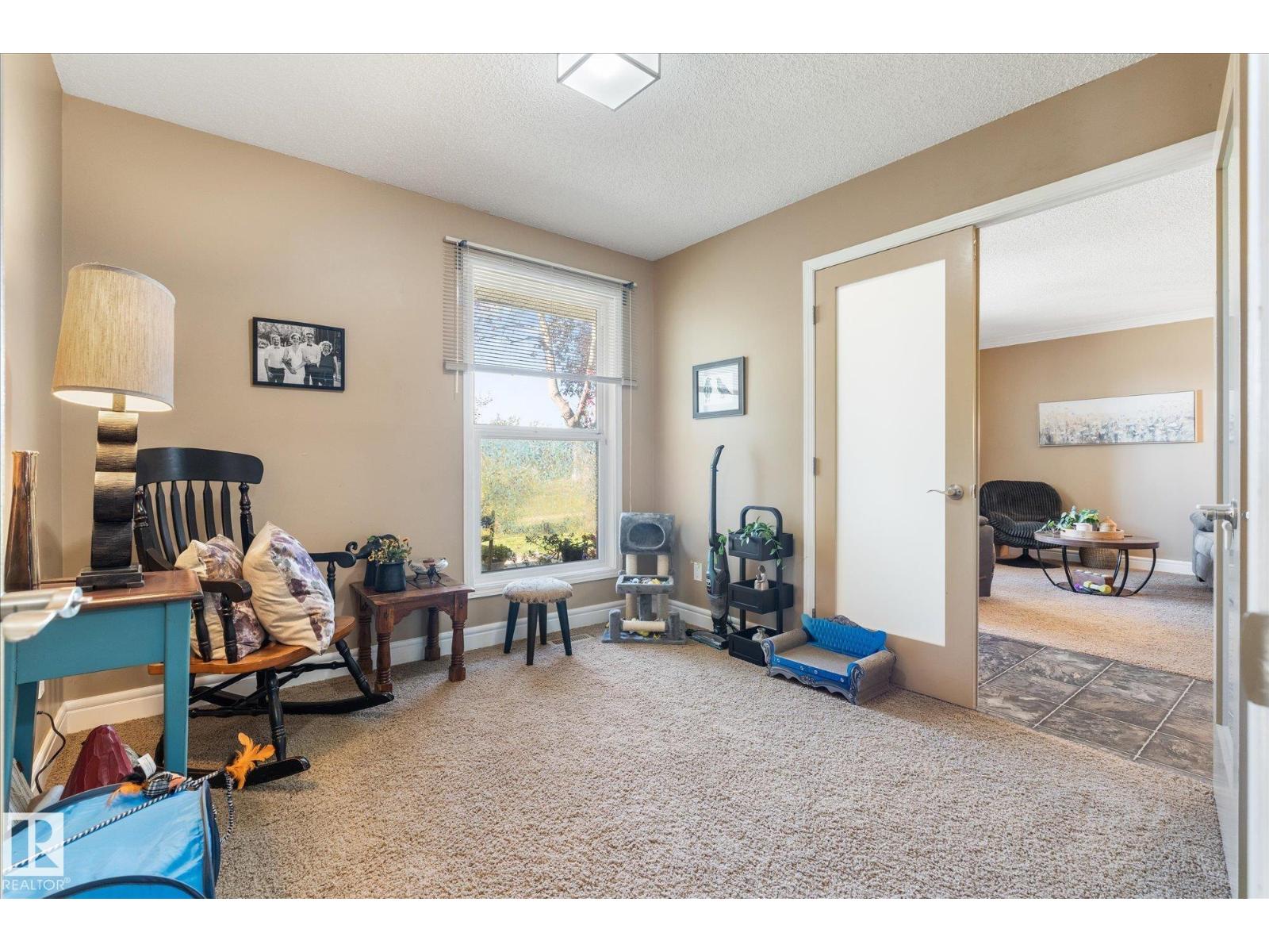 11230 18 AV NW - Image 34