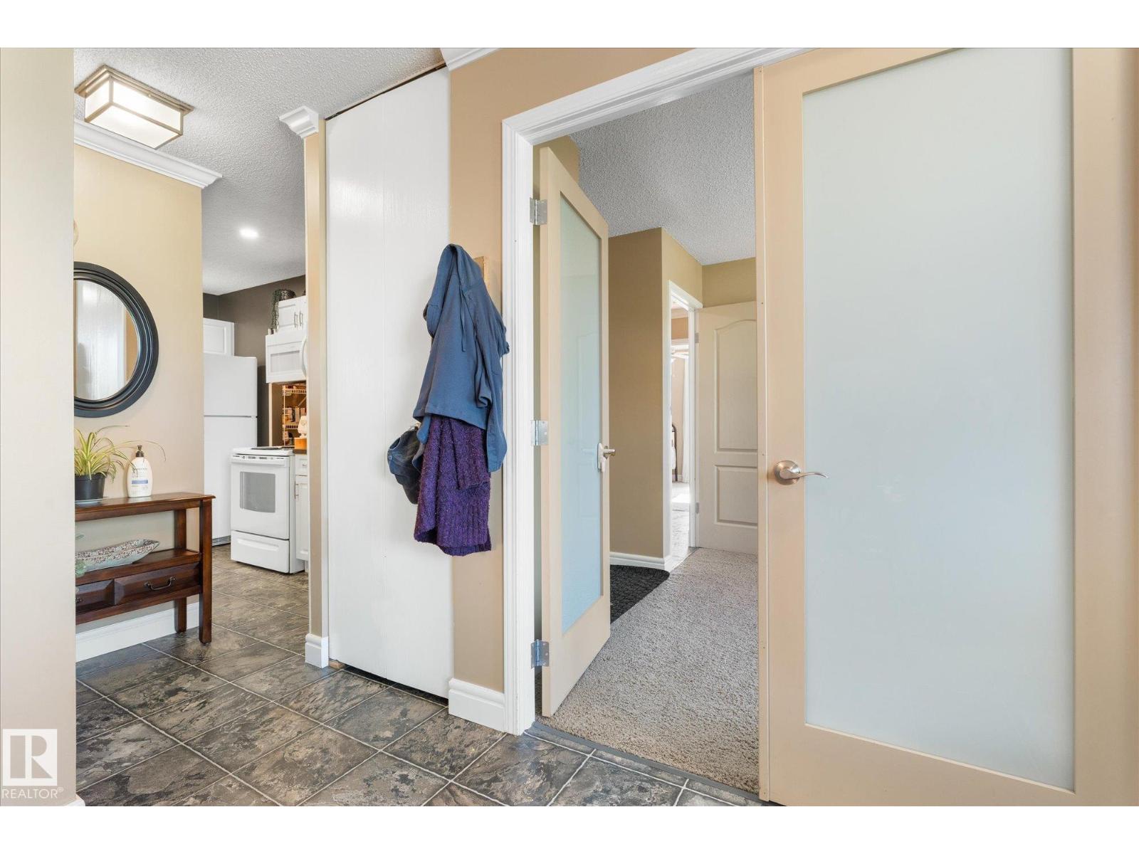 11230 18 AV NW - 36
