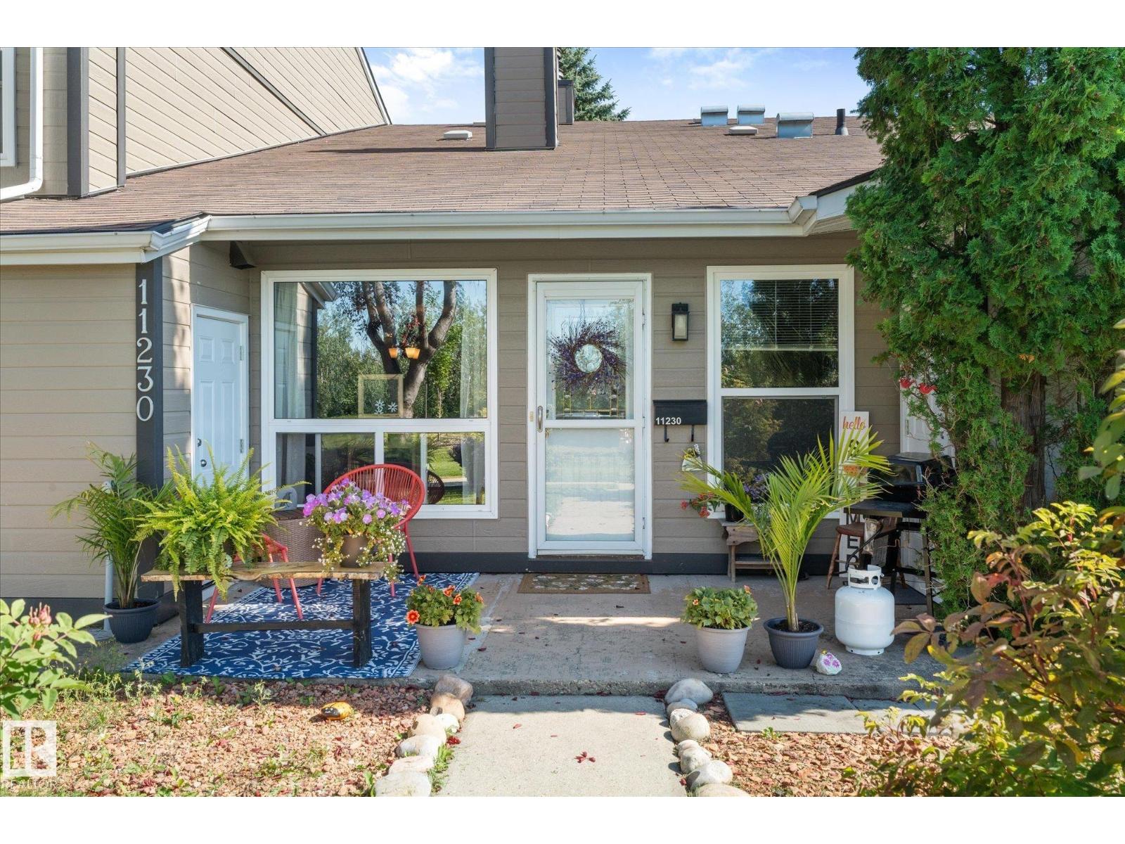 11230 18 AV NW - 8