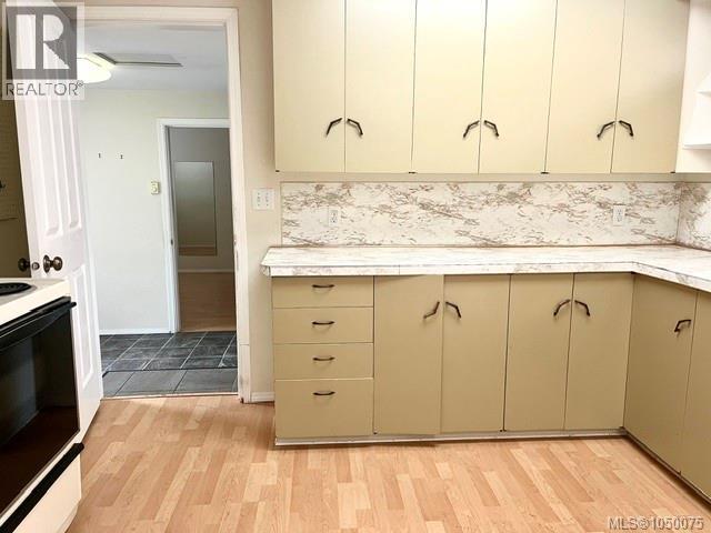 160 Moilliet St S - 5