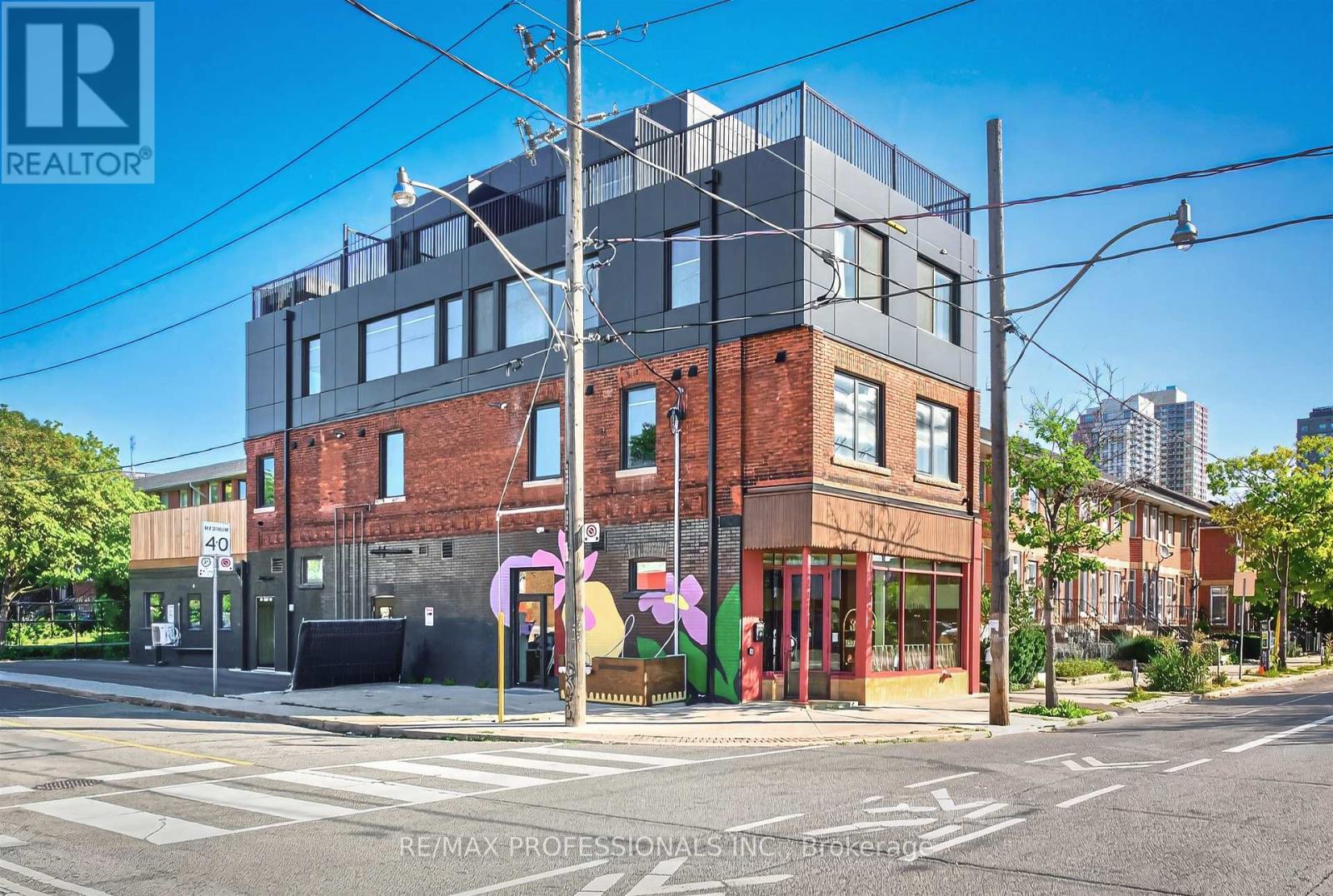 Photo of 393 Perth Avenue