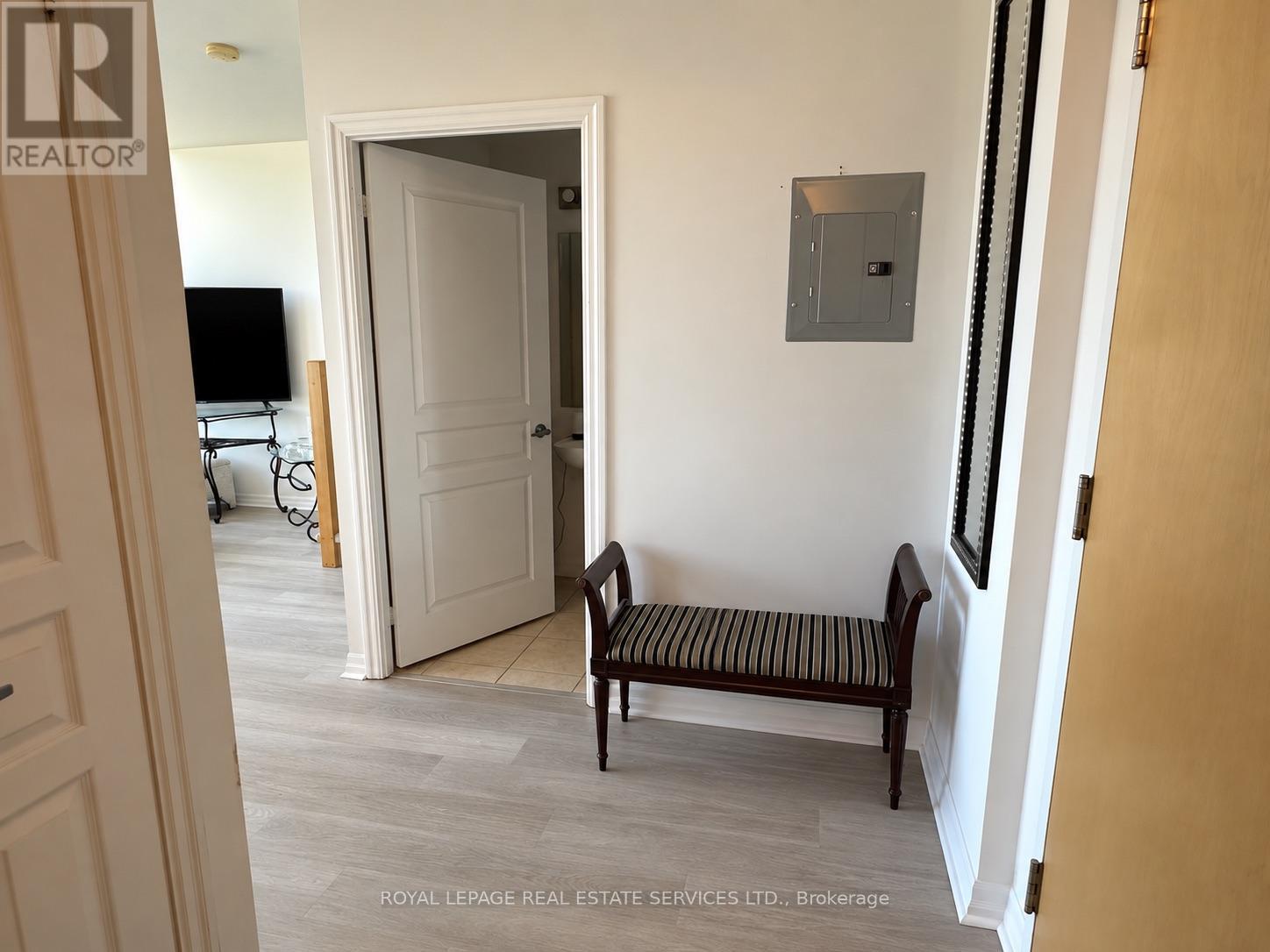 Photo of 505 - 220 BURNHAMTHORPE ROAD W