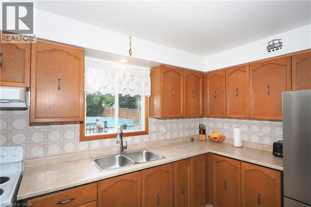 54 DELAVAN Drive - 18