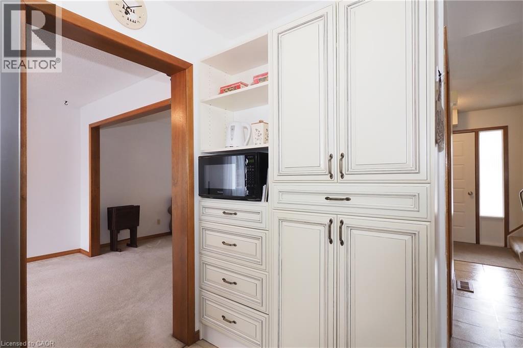 54 DELAVAN Drive - Image 19