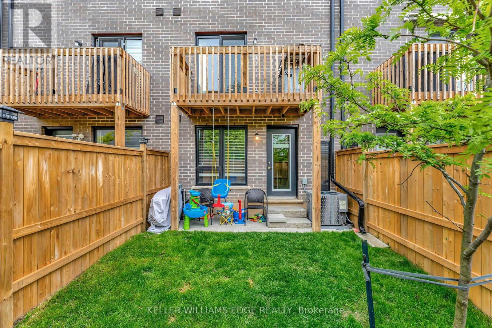 #32 720 GREY STREET - Image 28