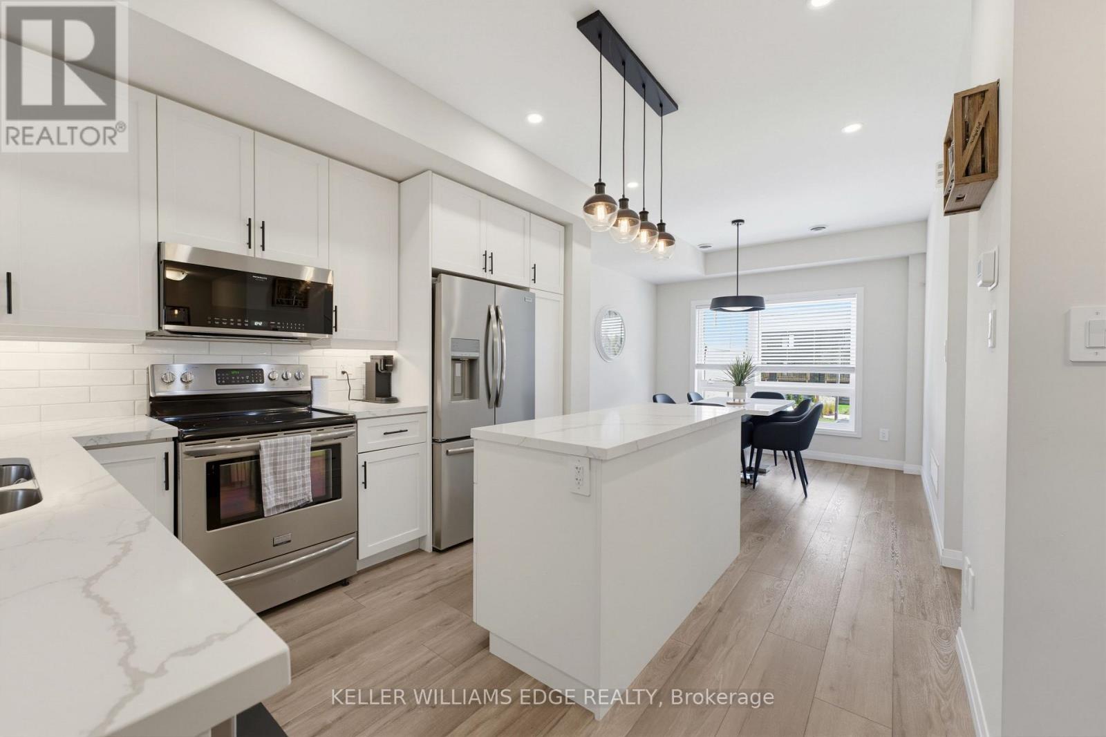 #32 720 GREY STREET - 7