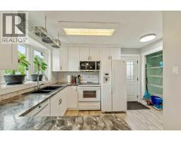 3pc Bathroom - 218 Mcdermott Road, Coalhurst, AB T0L0V0 Photo 8