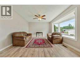 Bedroom - 218 Mcdermott Road, Coalhurst, AB T0L0V0 Photo 10