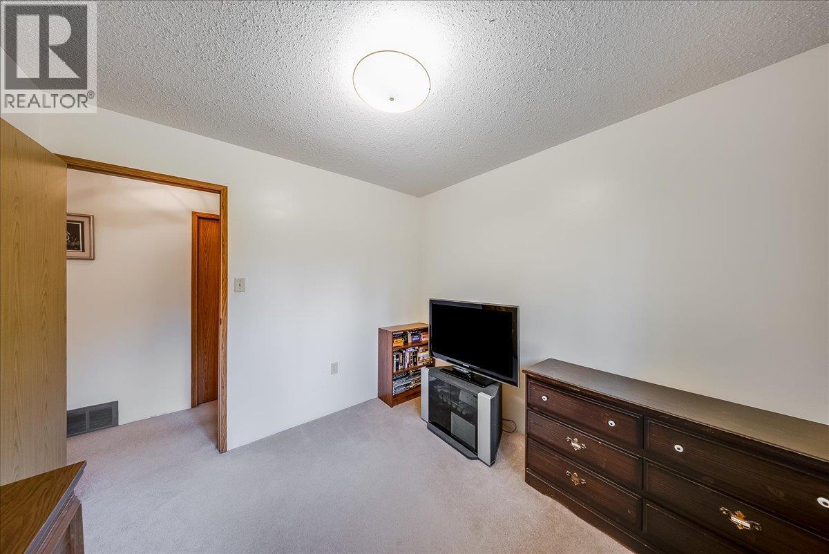 1764 Green Road - Image 32