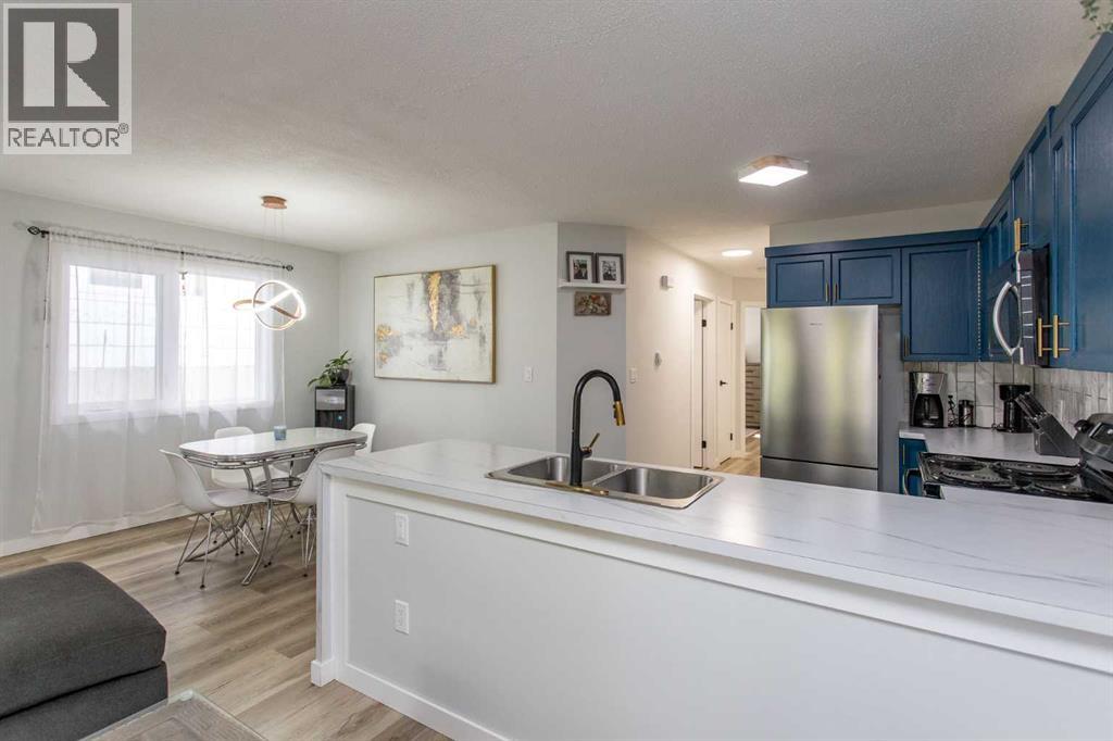 54 Avenue, Ponoka