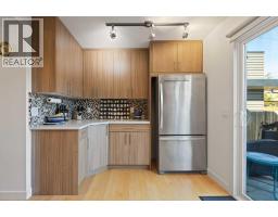 Primary Bedroom - 836c 68 Avenue Sw, Calgary, AB T2V0N4 Photo 8