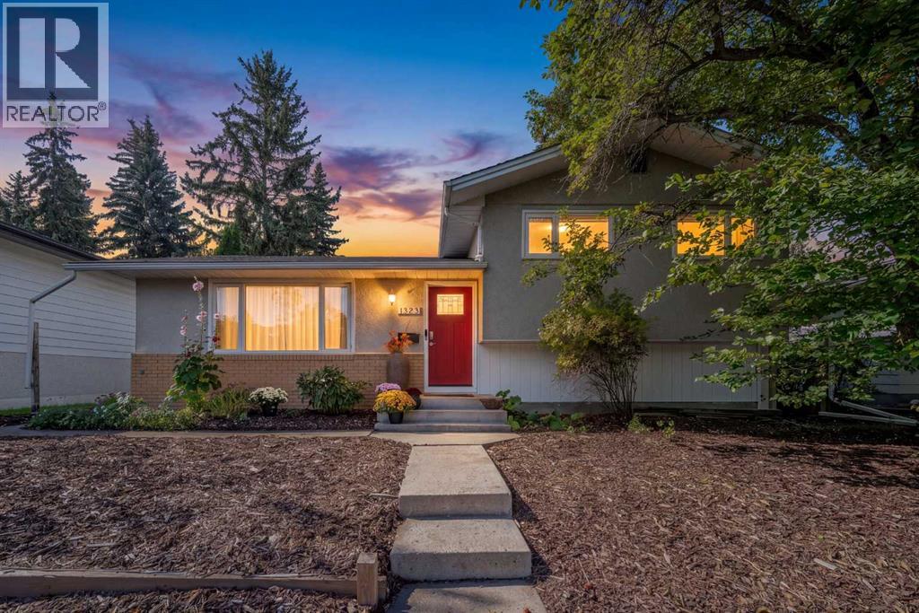 1323 University Drive NW, Calgary, Alberta, T2N3Y8