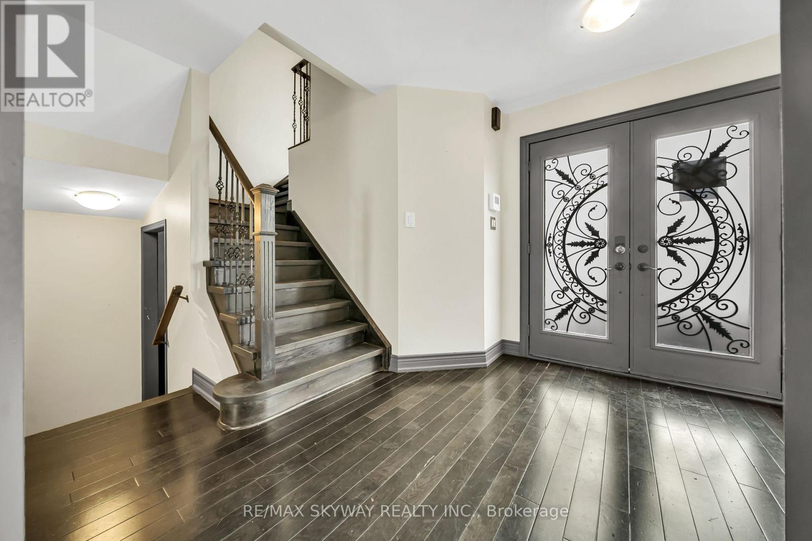 2055 BLUE RIDGE CRESCENT - 10