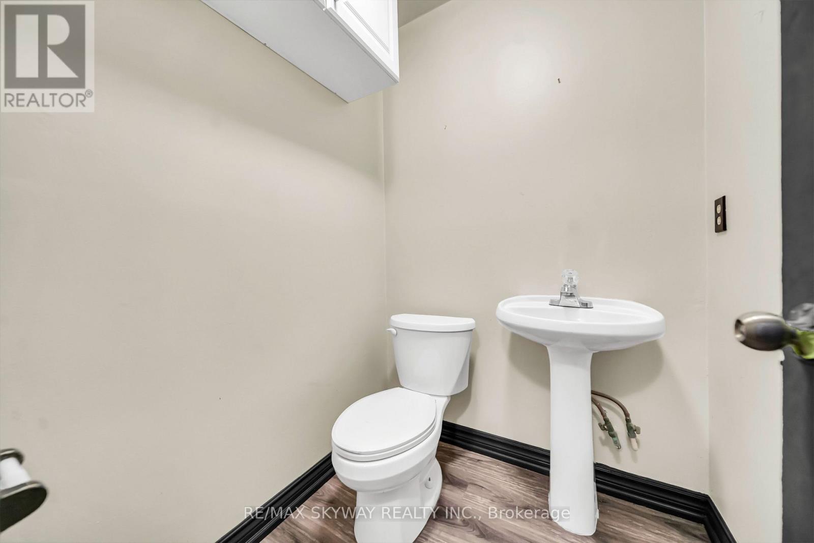 2055 BLUE RIDGE CRESCENT - Image 38