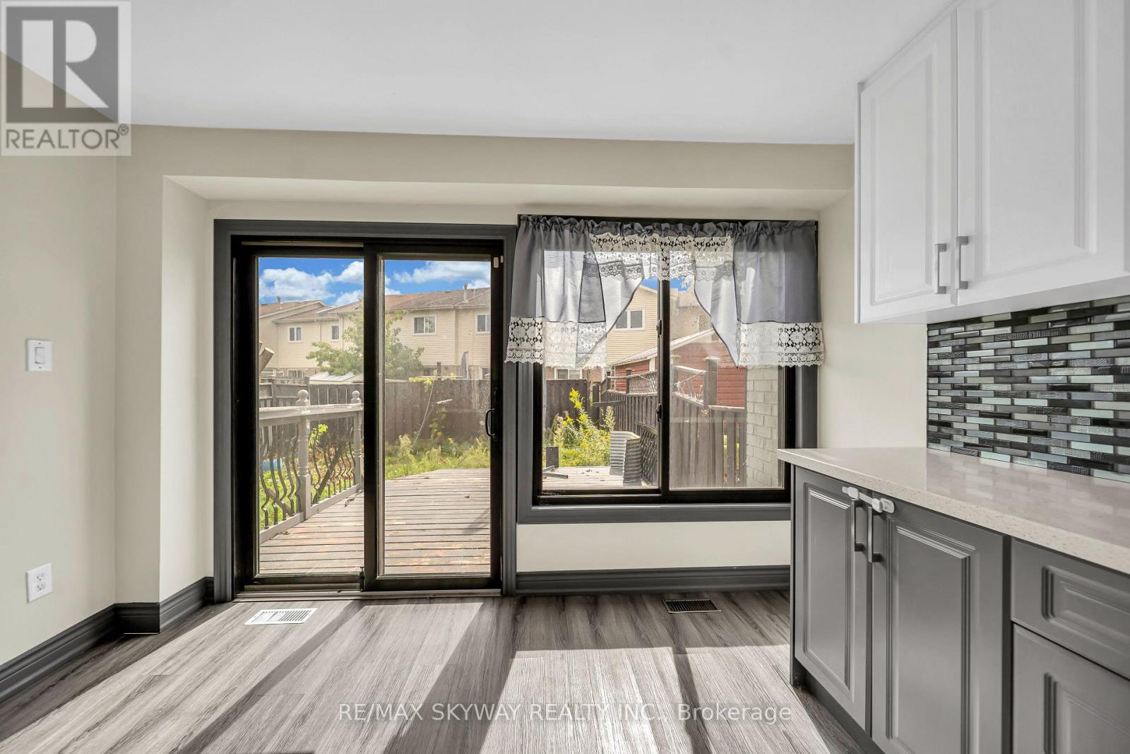 2055 BLUE RIDGE CRESCENT - Image 16