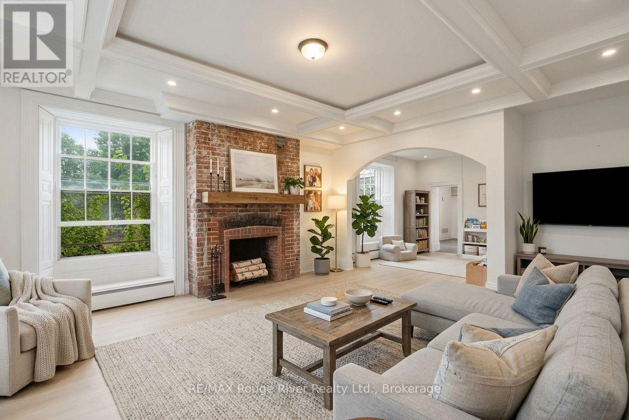780 Garden Street, Whitby, ON photo 3