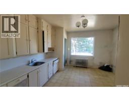 Family room - 421 29th Street W, Saskatoon, SK S7L0M3 Photo 8