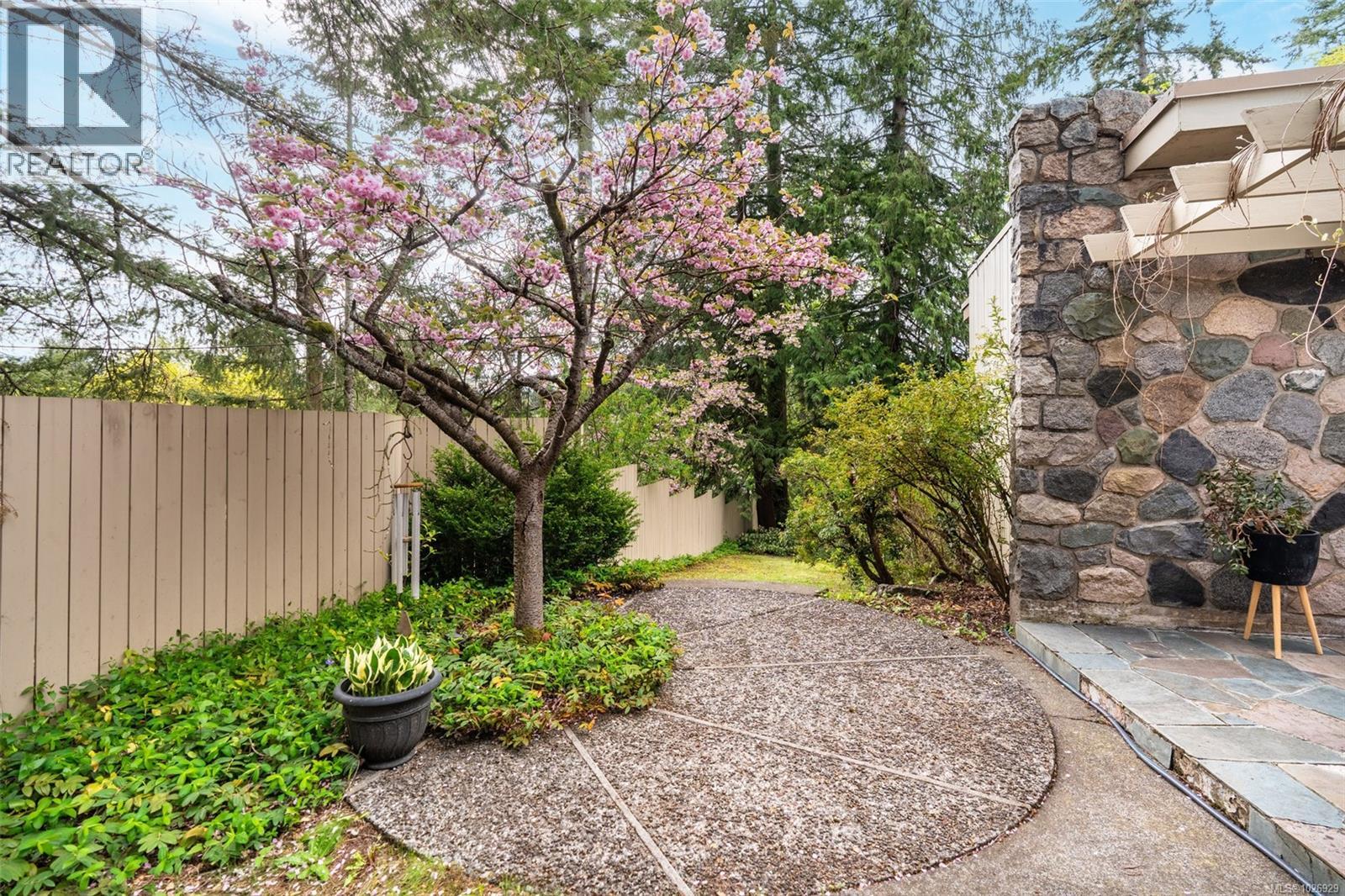 6110 Grieve Rd - 30