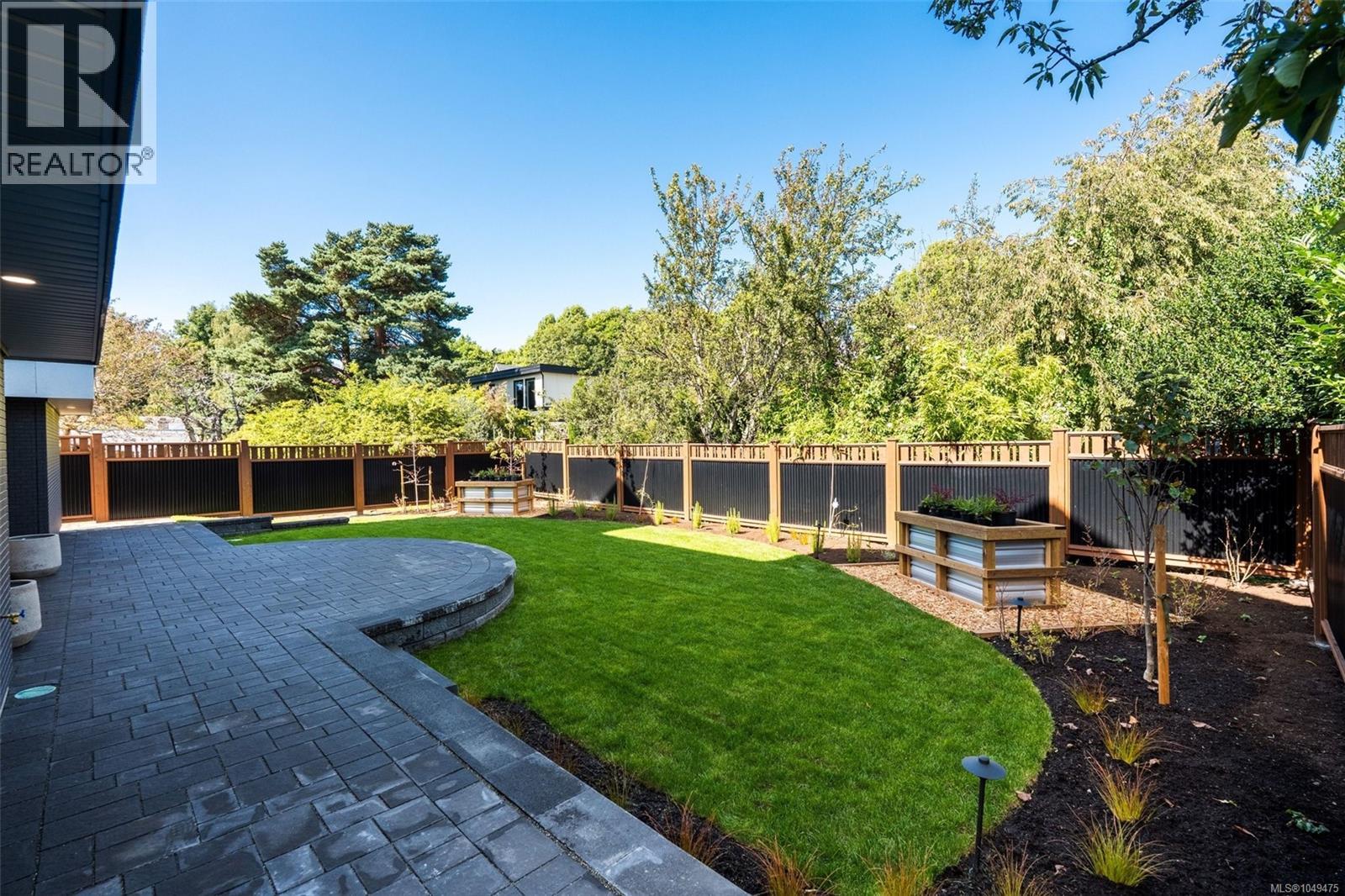 4 1434 Brooke Street, Victoria