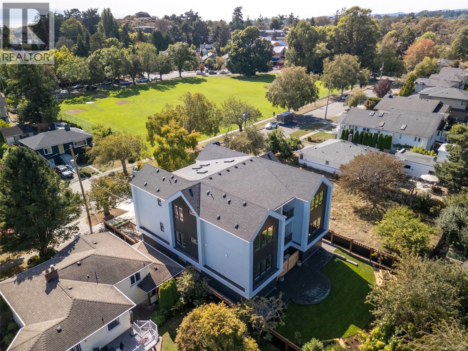 4 1434 Brooke Street, Victoria